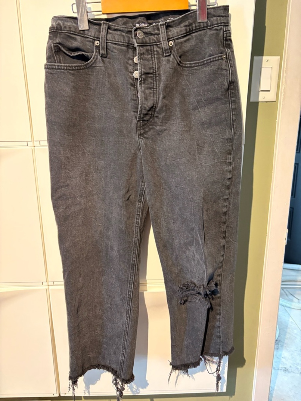 Old Navy Charcoal Gray Distressed Button-Fly crop Jeans